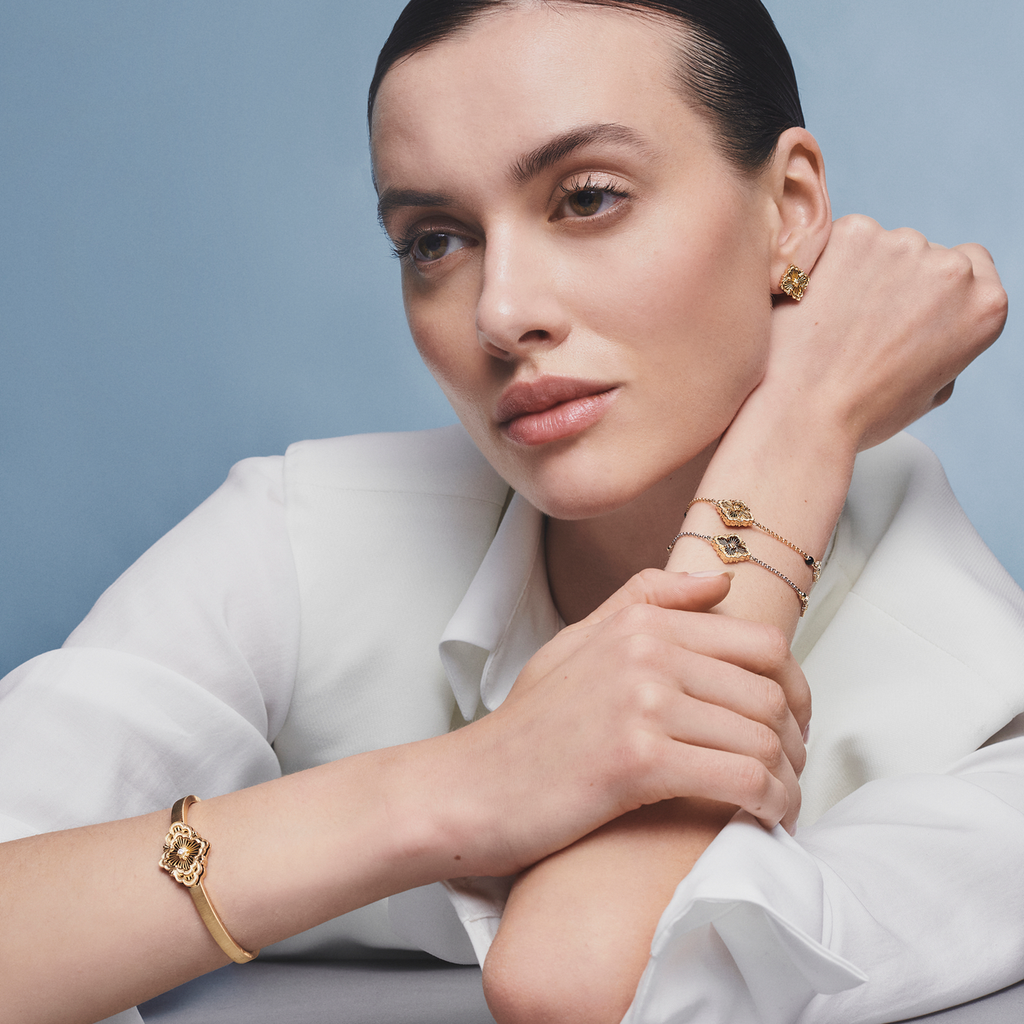 Carave Paris Éclat Quatrefoil Enamel Diamond Bangle