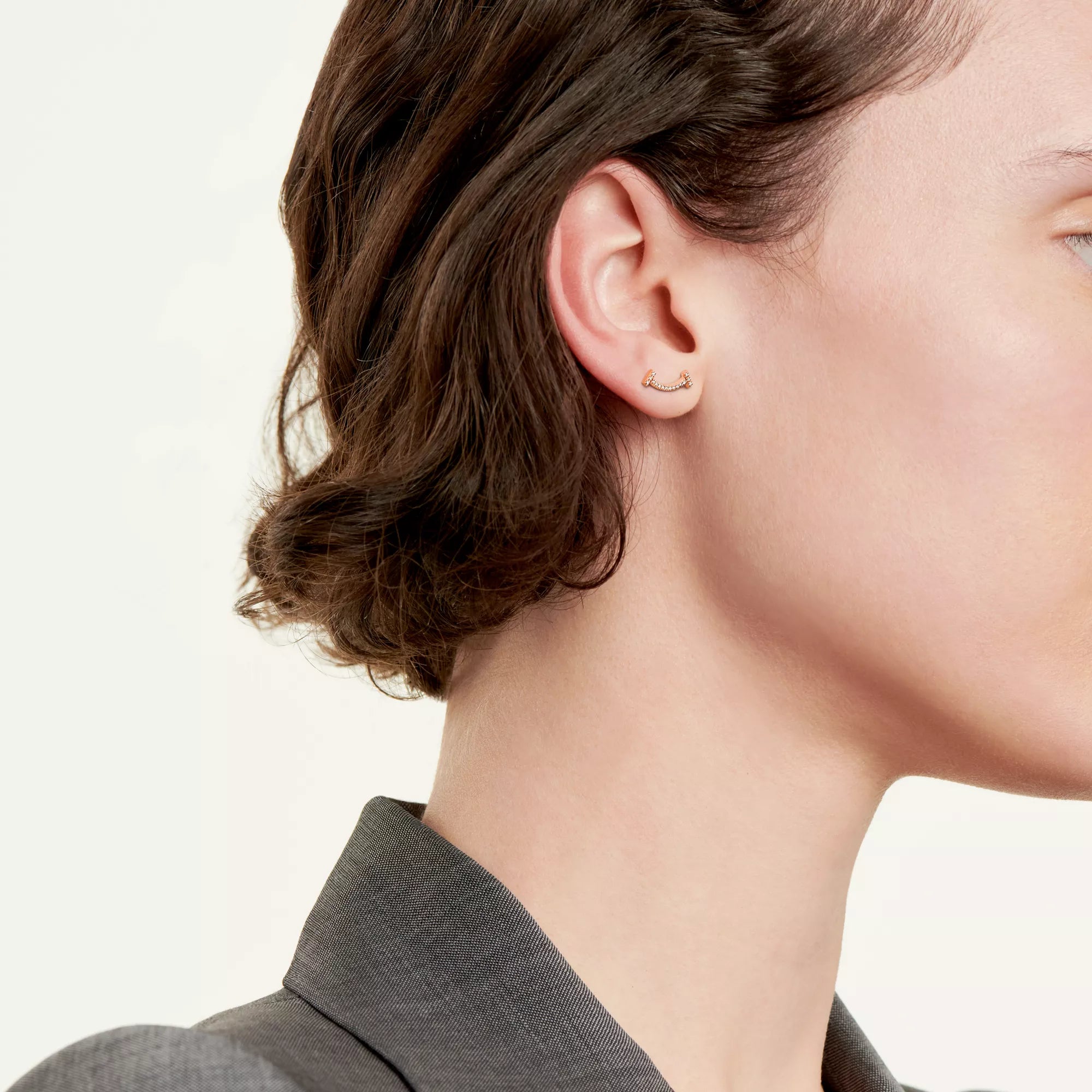 Carave Paris Curved T Bar Minimalist Stud Earring