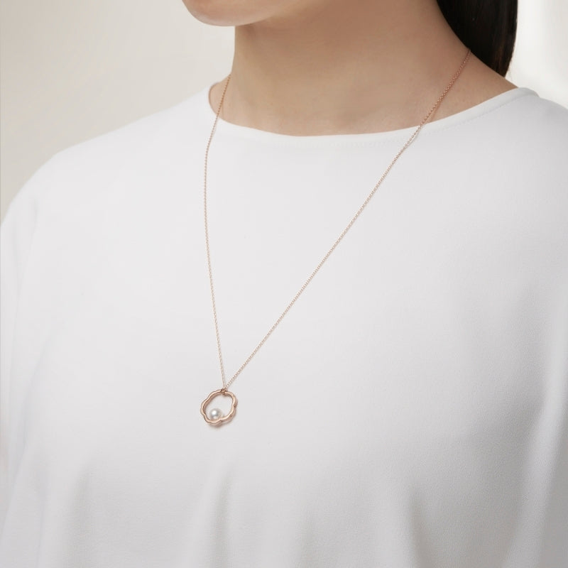 Carave Paris Floral Halo Pearl Pendant Necklace