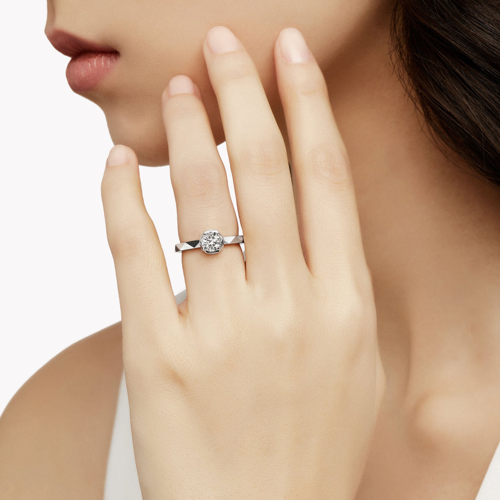 Carave Paris Geometric Round Brilliant Solitaire Diamond Ring