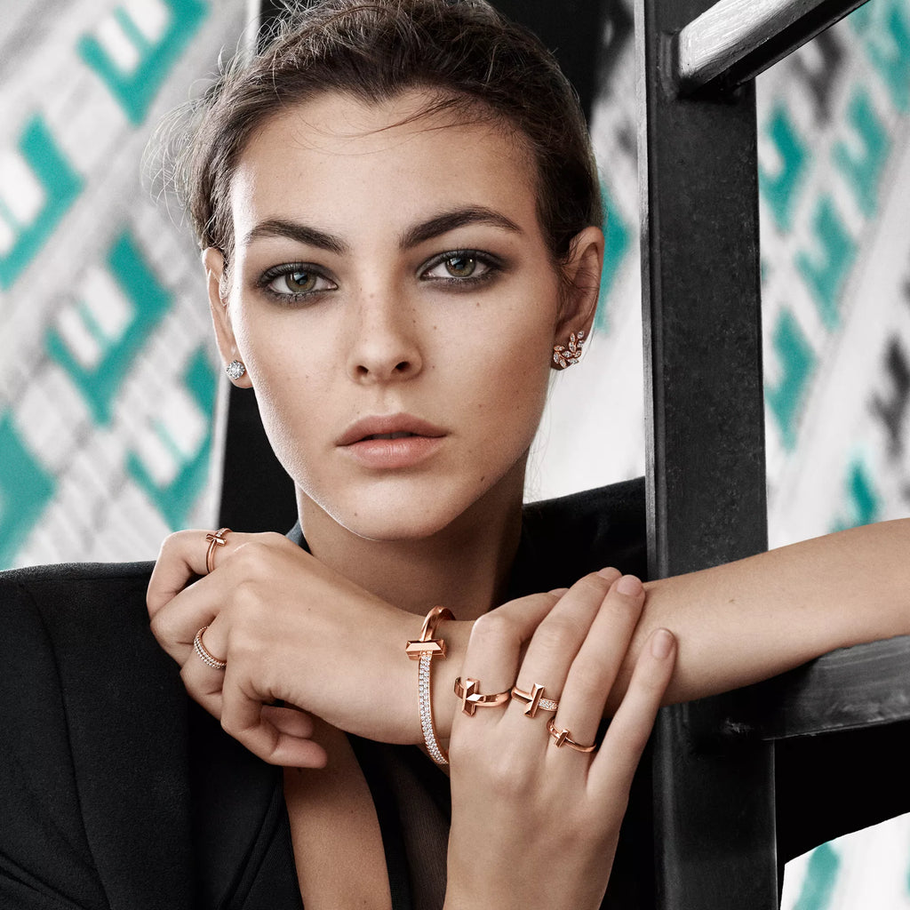 Carave Paris Minimalist Cross Band Ring