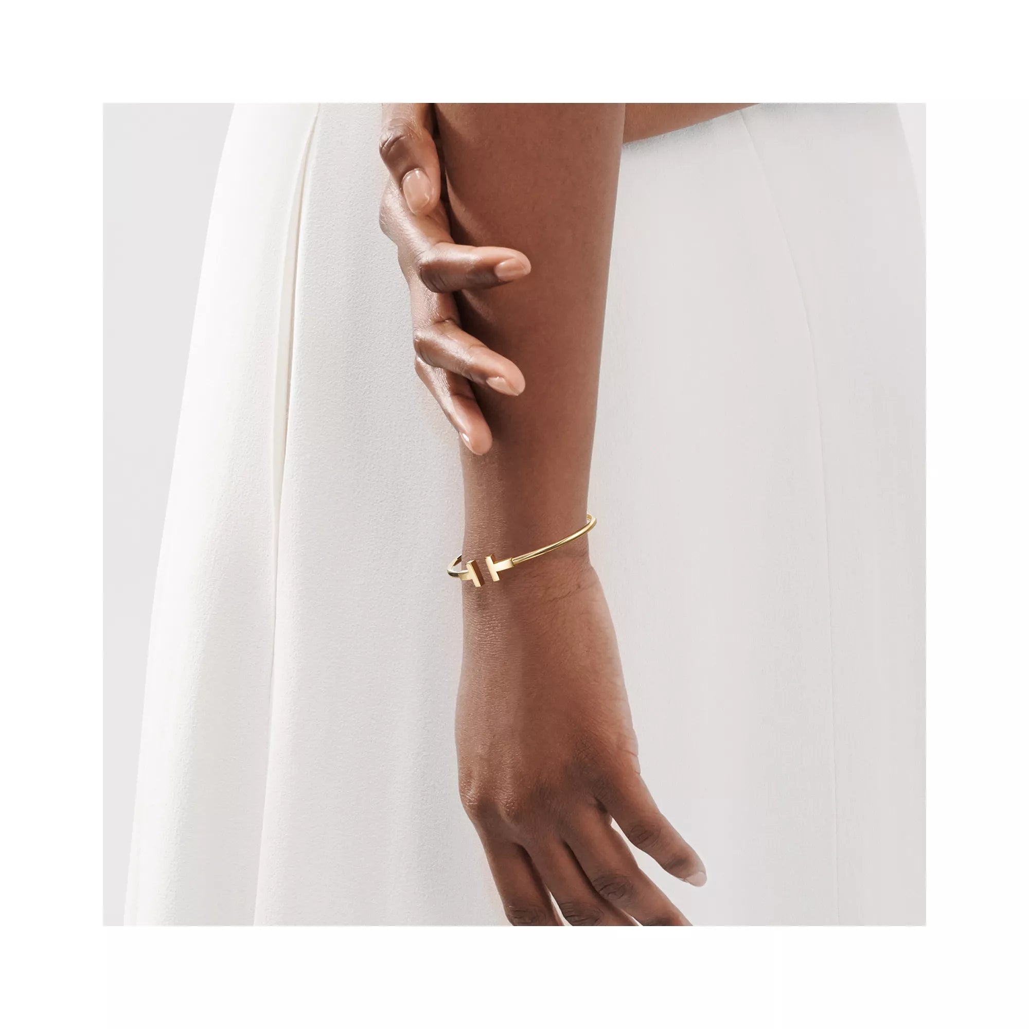 Carave Paris Minimalist T Wire Gold Bracelet for Women