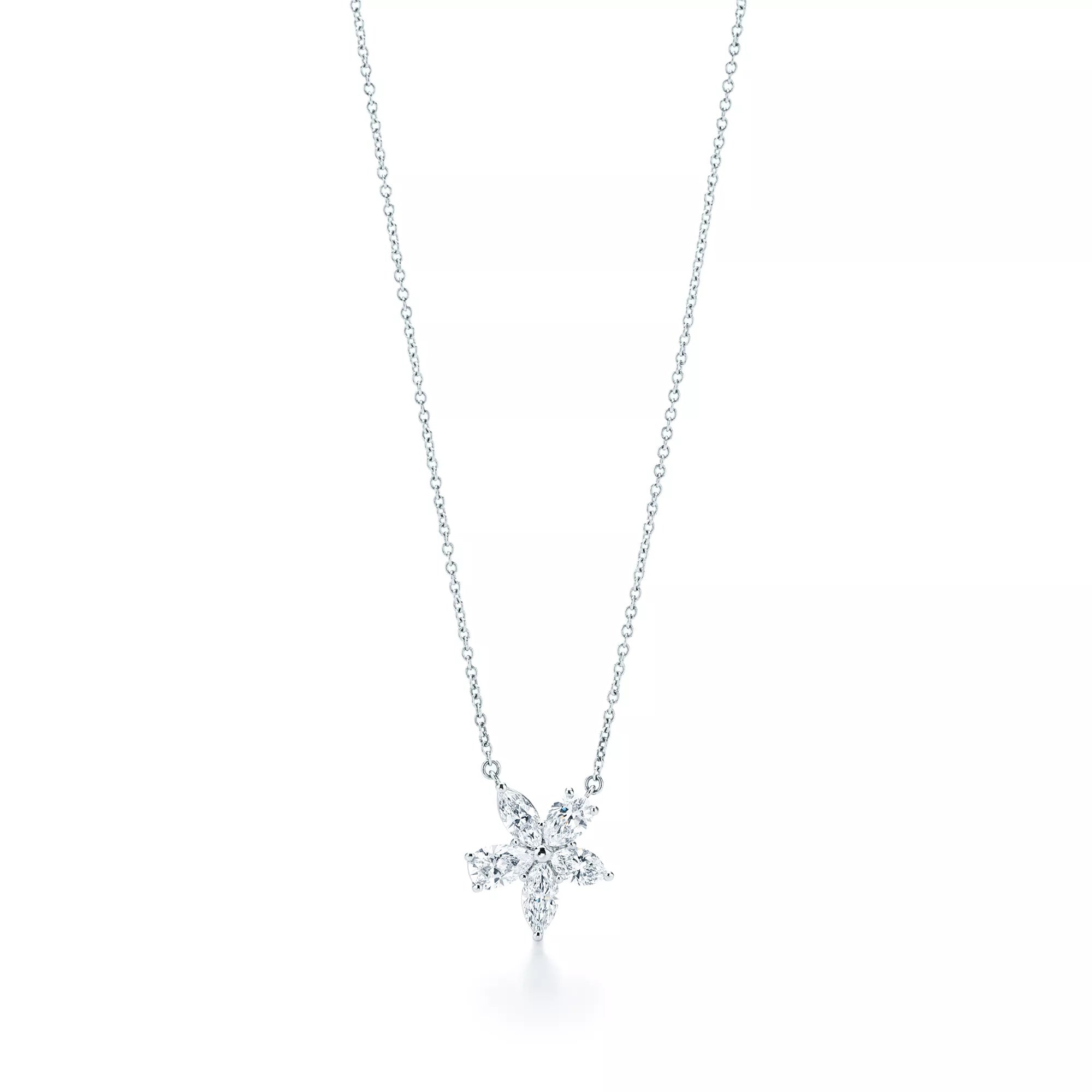 Carave Paris Openwork Floral Star Pendant Necklace