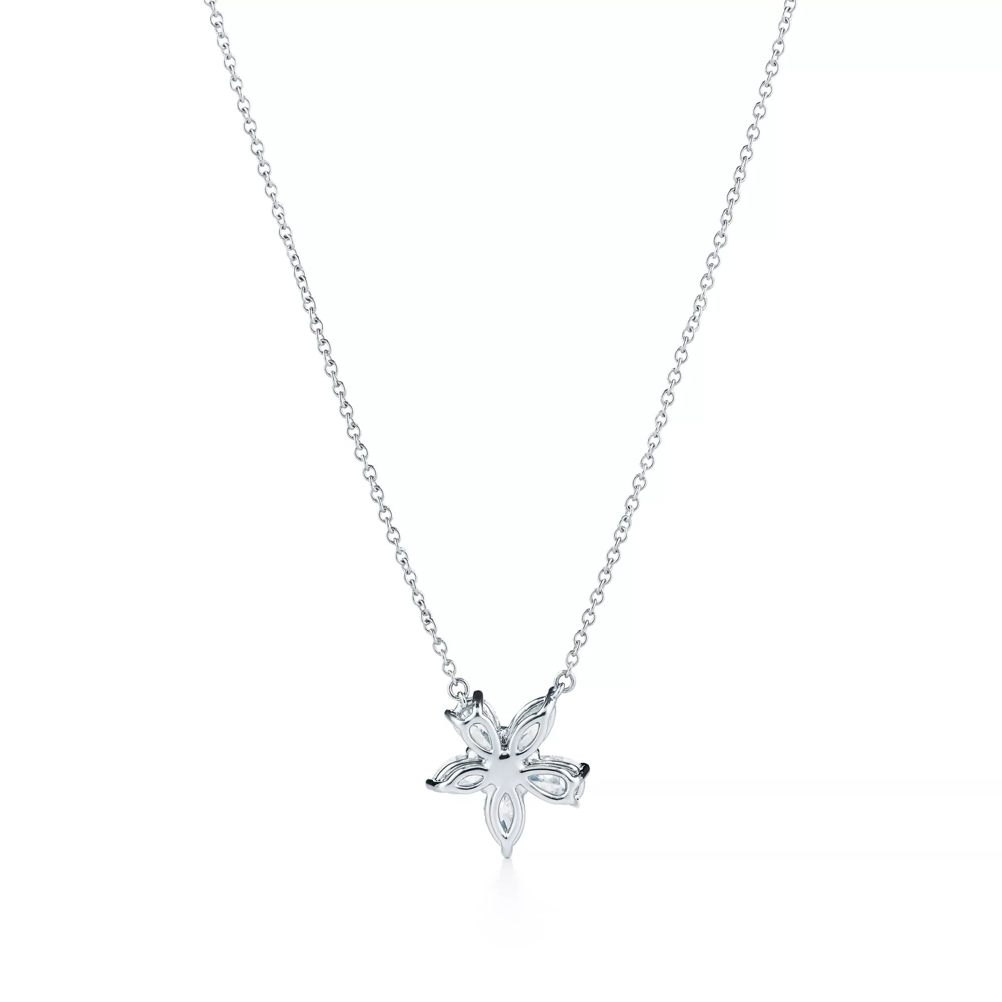 Carave Paris Openwork Floral Star Pendant Necklace