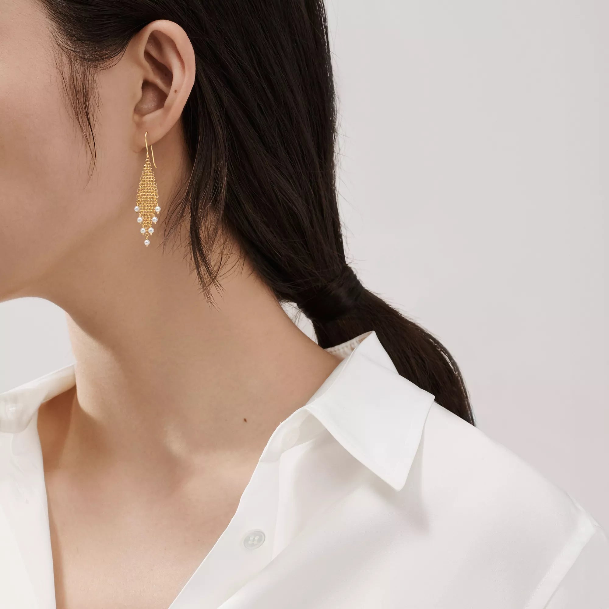 Carave Paris Pearl Cascade Chain Mesh Dangle Earring
