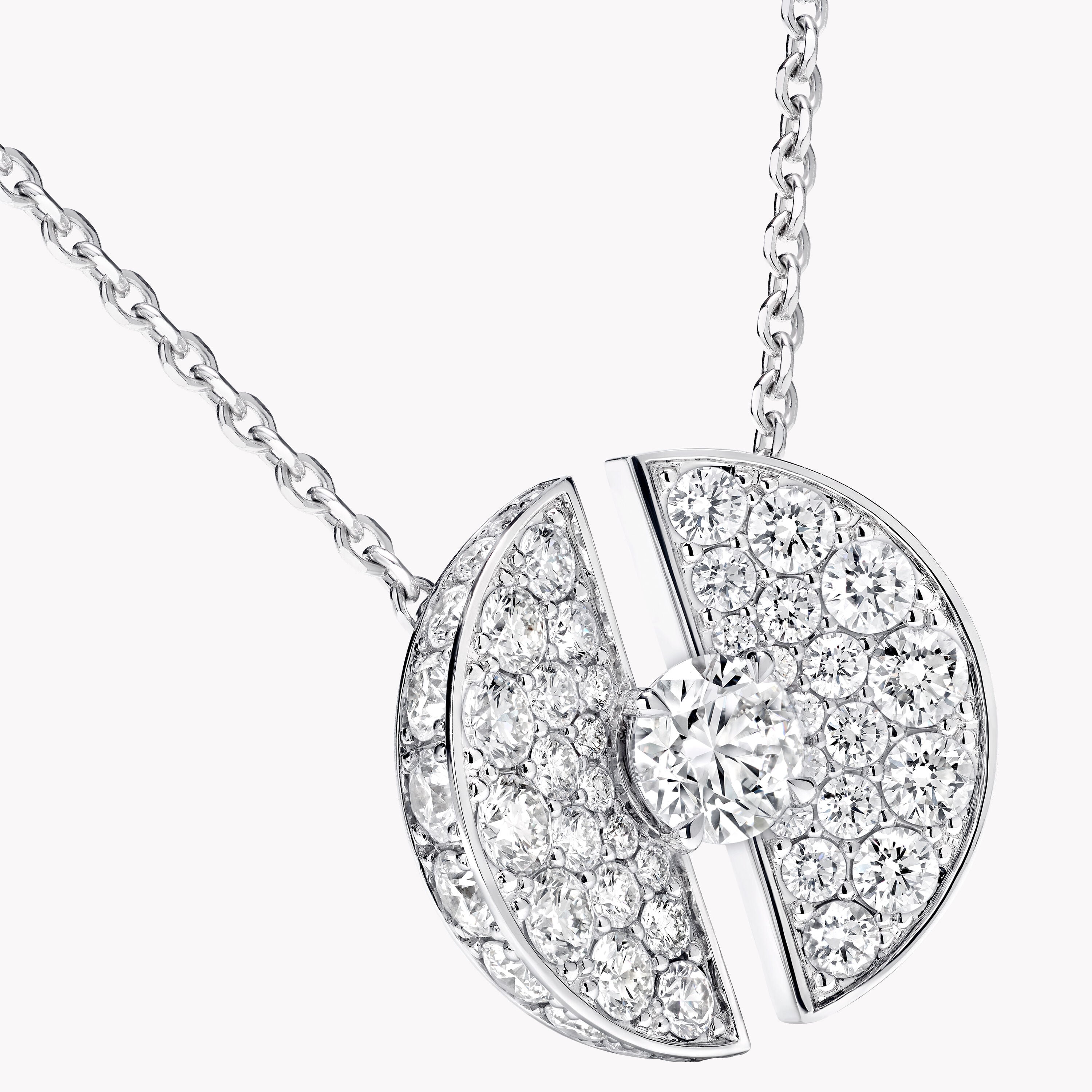 Carave Paris Round Diamond Circle Pendant Necklace