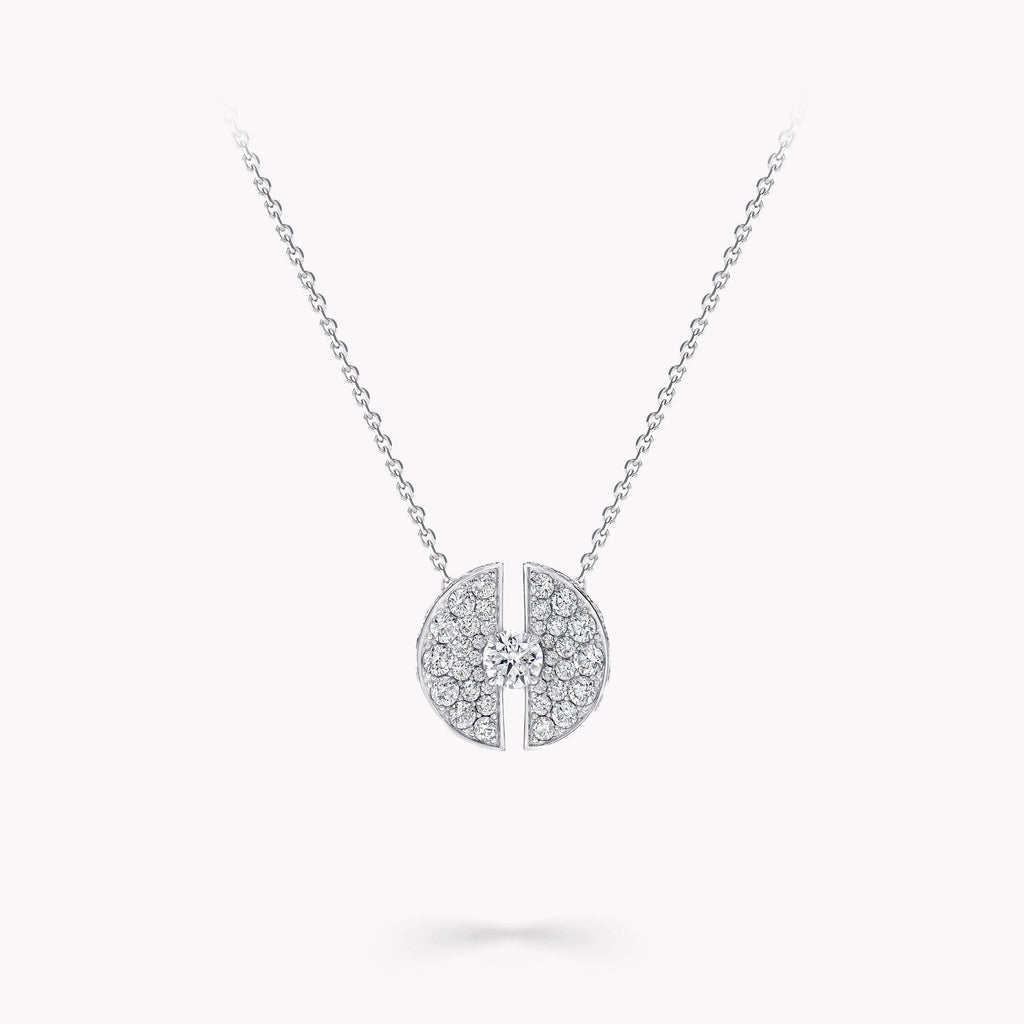 Carave Paris Round Diamond Circle Pendant Necklace