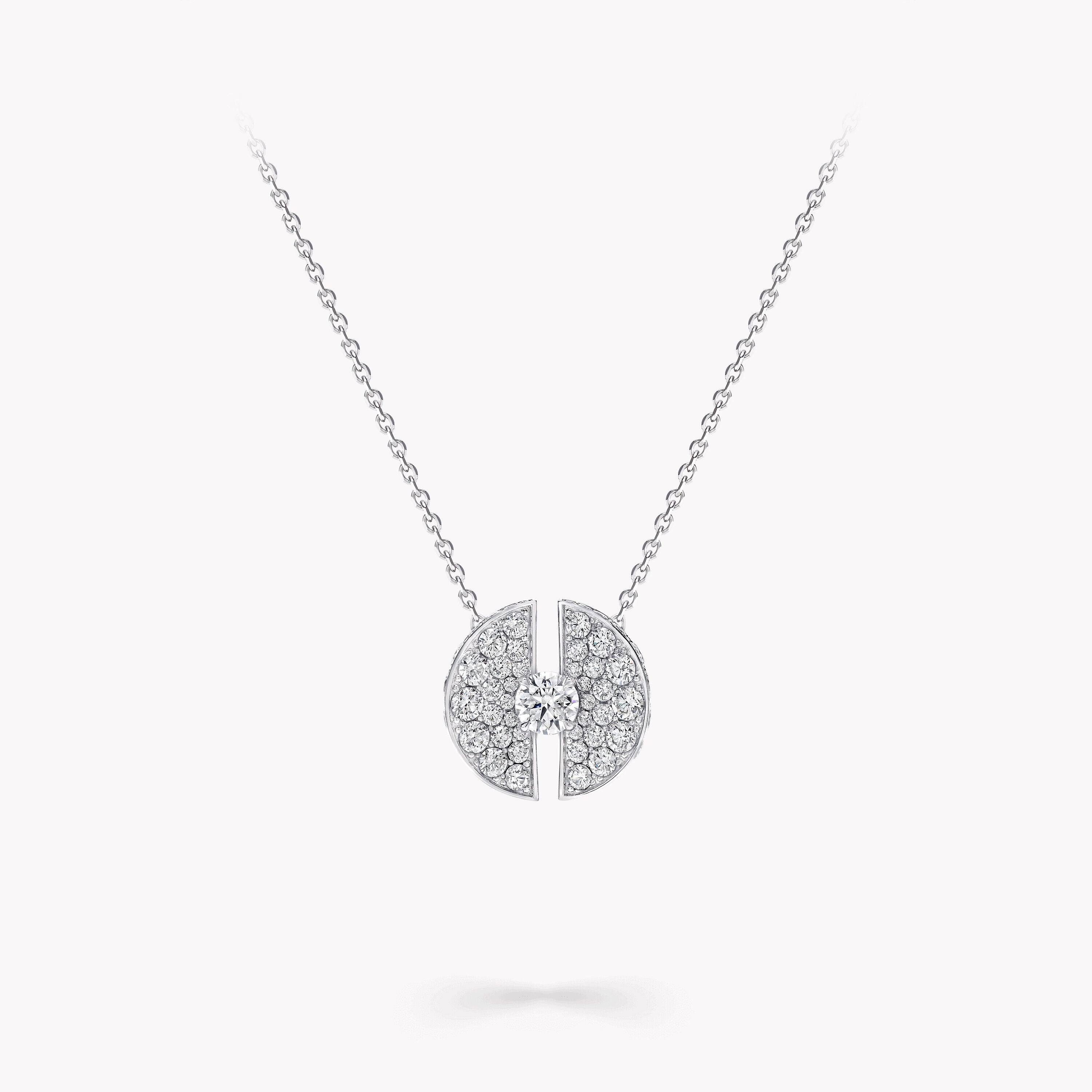 Carave Paris Round Diamond Circle Pendant Necklace