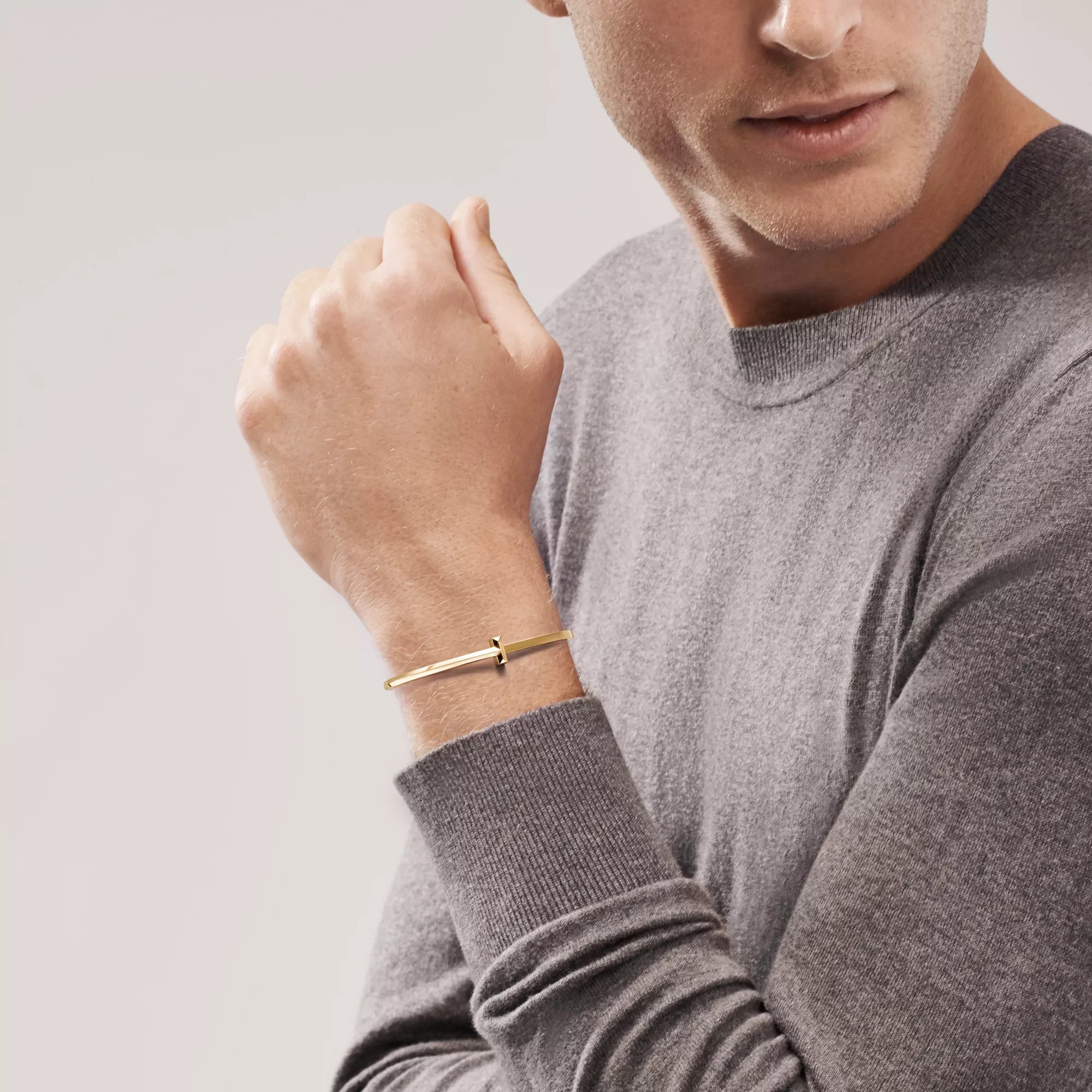 Carave Paris Signature T Bar Yellow Gold Bangle for Women