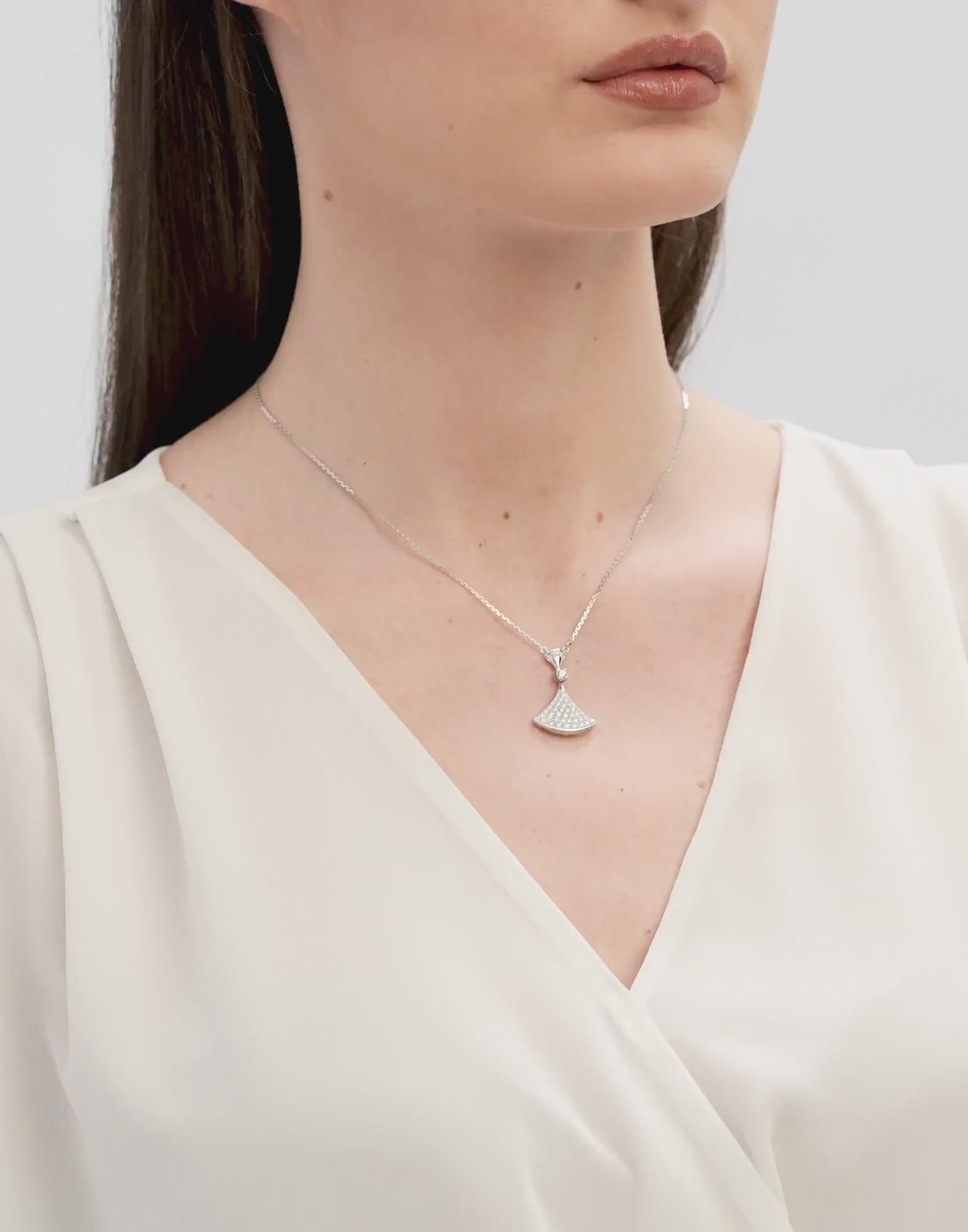 Carave Paris Pavé Fan Diamond Pendant Necklace Premium